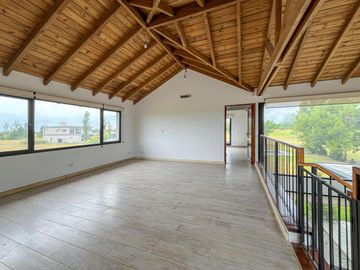 Casa de 3 dormitorios con pileta vista al golf