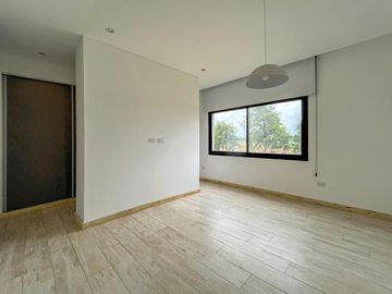 Casa de 3 dormitorios con pileta vista al golf
