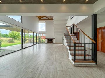 Casa de 3 dormitorios con pileta vista al golf