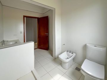 Casa de 3 dormitorios con pileta vista al golf