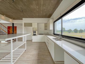 Casa de 3 dormitorios con pileta vista al golf