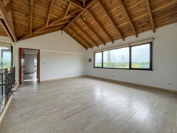 Casa de 3 dormitorios con pileta vista al golf