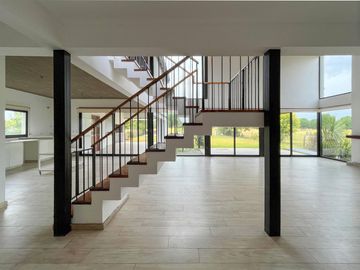 Casa de 3 dormitorios con pileta vista al golf