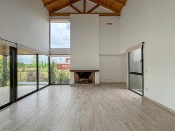 Casa de 3 dormitorios con pileta vista al golf