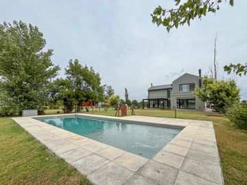Casa de 3 dormitorios con pileta vista al golf