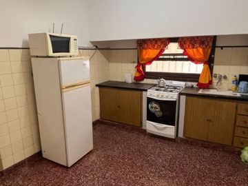 Casa en venta - 3 Dormitorios 1 Baño - 187Mts2 - Miramar