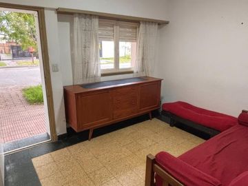 Casa en venta - 3 Dormitorios 1 Baño - 187Mts2 - Miramar