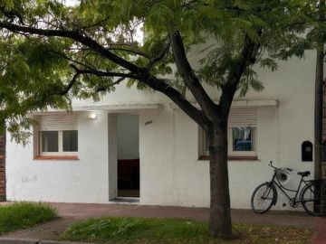 Casa en venta - 3 Dormitorios 1 Baño - 187Mts2 - Miramar