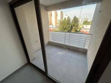Dpto • 2 amb con suite • Excelente distribución y amplio • Araujo 900