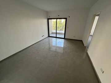 Dpto • 2 amb con suite • Excelente distribución y amplio • Araujo 900
