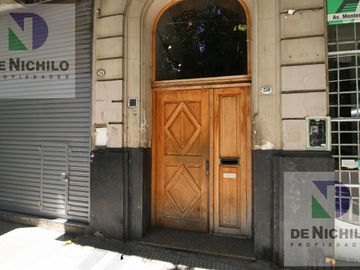 PH en Av.Montes de Oca al 200