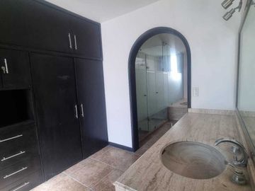CASA EN VENTA CON GRAN POTENCIAL