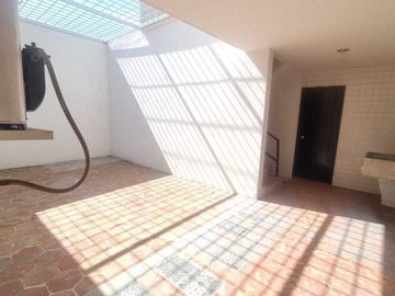 CASA EN VENTA CON GRAN POTENCIAL