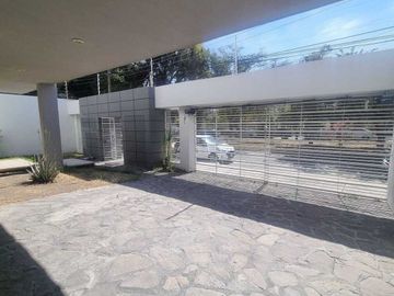 CASA EN VENTA CON GRAN POTENCIAL