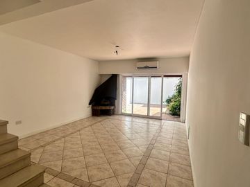 Blanco Encalada 3900, Casa tipo Duplex, 4 Ambientes C/Patio-Terraza-Parrilla-cochera  - V. Urquiza