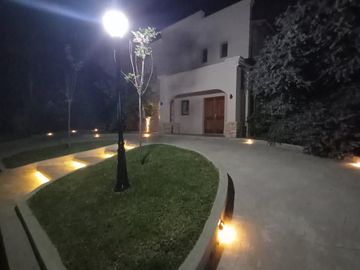 APTO CREDITO - CASA EN VENTA | 5 AMBIENTES | LOTE INTERNO | FINCAS DEL LAGO, ING. MASCHWITZ.