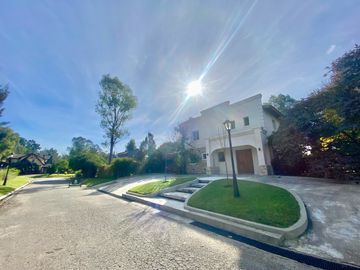 APTO CREDITO - CASA EN VENTA | 5 AMBIENTES | LOTE INTERNO | FINCAS DEL LAGO, ING. MASCHWITZ.