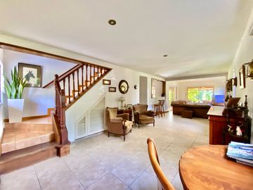 APTO CREDITO - CASA EN VENTA | 5 AMBIENTES | LOTE INTERNO | FINCAS DEL LAGO, ING. MASCHWITZ.