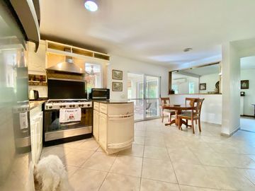 APTO CREDITO - CASA EN VENTA | 5 AMBIENTES | LOTE INTERNO | FINCAS DEL LAGO, ING. MASCHWITZ.