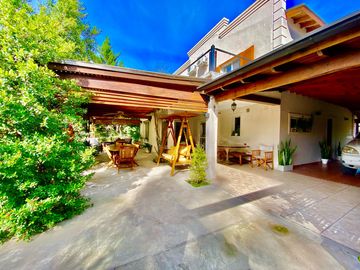 APTO CREDITO - CASA EN VENTA | 5 AMBIENTES | LOTE INTERNO | FINCAS DEL LAGO, ING. MASCHWITZ.