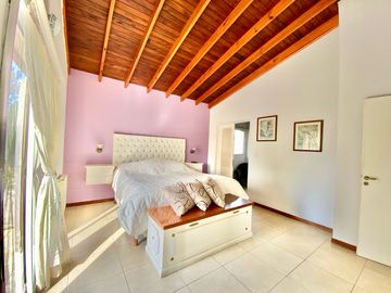APTO CREDITO - CASA EN VENTA | 5 AMBIENTES | LOTE INTERNO | FINCAS DEL LAGO, ING. MASCHWITZ.