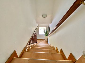 APTO CREDITO - CASA EN VENTA | 5 AMBIENTES | LOTE INTERNO | FINCAS DEL LAGO, ING. MASCHWITZ.