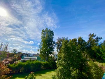 APTO CREDITO - CASA EN VENTA | 5 AMBIENTES | LOTE INTERNO | FINCAS DEL LAGO, ING. MASCHWITZ.