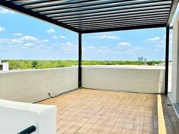 Residencia de 4 Recamaras con Alberca y Jacuzzi en Cabo Norte, Mérida
