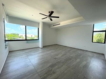 Residencia de 4 Recamaras con Alberca y Jacuzzi en Cabo Norte, Mérida