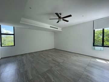 Residencia de 4 Recamaras con Alberca y Jacuzzi en Cabo Norte, Mérida