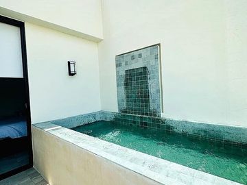 Residencia de 4 Recamaras con Alberca y Jacuzzi en Cabo Norte, Mérida