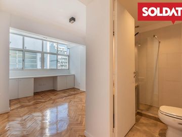 Departamento en venta, apto crédito, 3 ambientes con 2 baños. Espacio guardacoche.