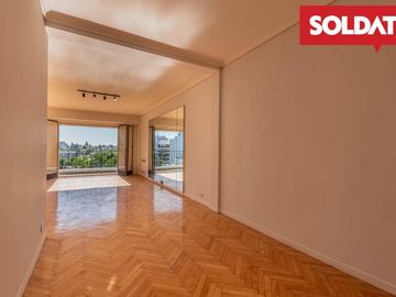 Departamento en venta, apto crédito, 3 ambientes con 2 baños. Espacio guardacoche.