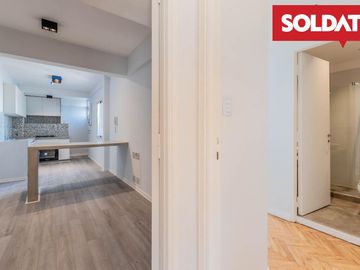 Departamento en venta, apto crédito, 3 ambientes con 2 baños. Espacio guardacoche.