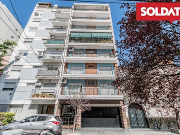 Departamento en venta, apto crédito, 3 ambientes con 2 baños. Espacio guardacoche.