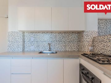 Departamento en venta, apto crédito, 3 ambientes con 2 baños. Espacio guardacoche.