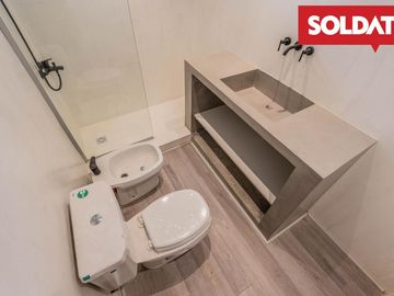 Departamento en venta, apto crédito, 3 ambientes con 2 baños. Espacio guardacoche.