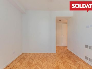 Departamento en venta, apto crédito, 3 ambientes con 2 baños. Espacio guardacoche.