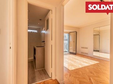Departamento en venta, apto crédito, 3 ambientes con 2 baños. Espacio guardacoche.