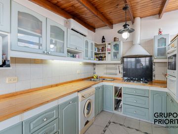 VENTA DEPARTAMENTO 4 AMBIENTES EN BOEDO CON PARRILLA Y QUINCHO INTEGRADO