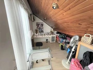 Casa 6 ambientes con quincho, pileta y doble cochera en Bernal Oeste