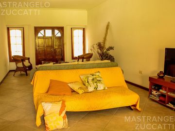 Excelente chalet apto credito hipotecario - Banfield Este
