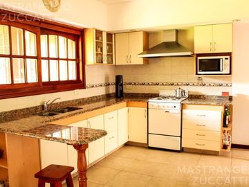 Excelente chalet apto credito hipotecario - Banfield Este