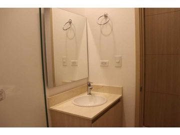 SE VENDE EXCELENTE APARTAMENTO EN EL PORTAL DE GENOVES