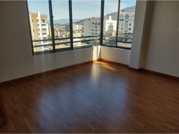 SE ARRIENDA GRAN Y HERMOSO APARTAMENTO EN LOS ALPES
