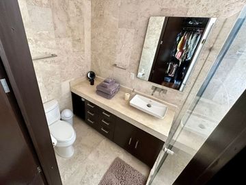 CASA EN VENTA EN PRADO LARGO ZONA ESMERALDA