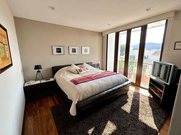 CASA EN VENTA EN PRADO LARGO ZONA ESMERALDA