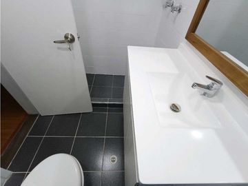Venta / Arriendo apto en la 93