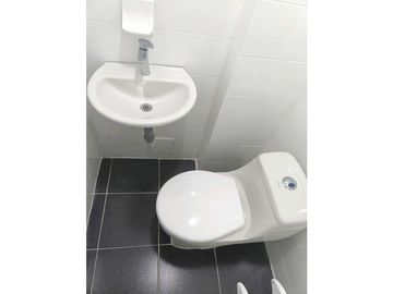 Venta / Arriendo apto en la 93