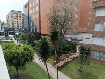 Venta / Arriendo apto en la 93